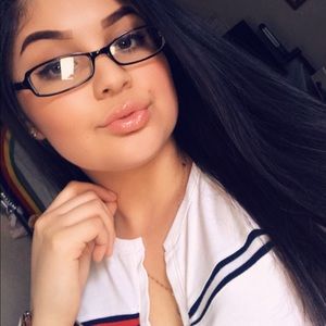 Meet your Posher, Daniela